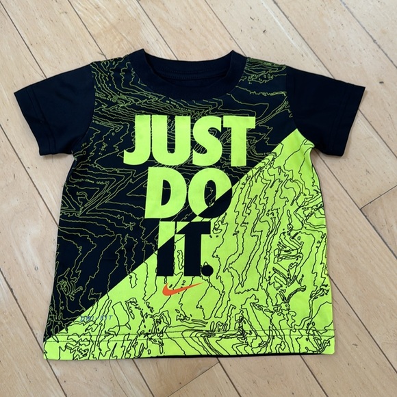 Set of 3 Nike boys shirts size 2 T - Picture 2 of 5